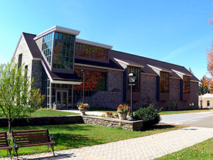 The Abram Nesbitt Academic Commons on a sunny day