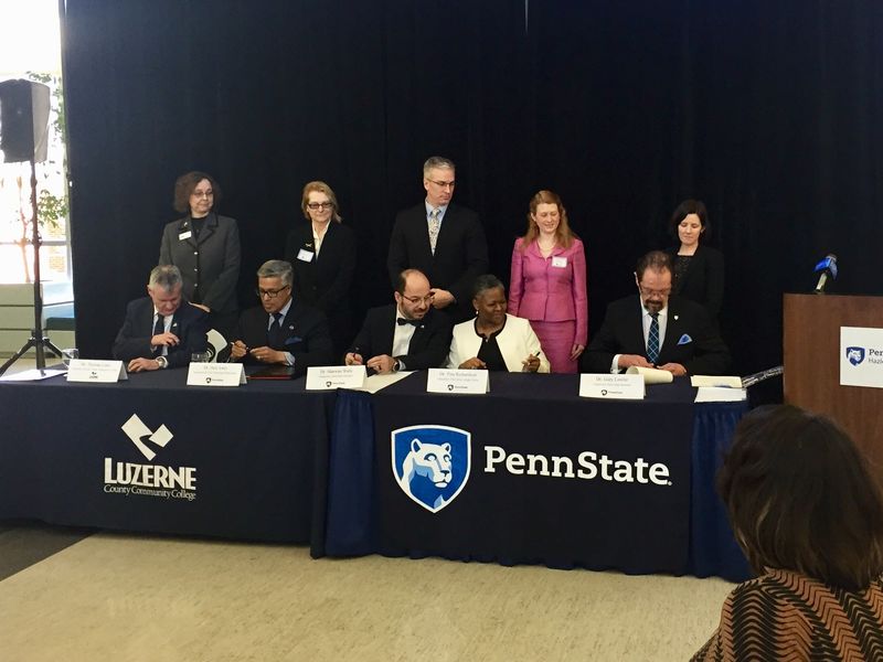 LCCC Articulation Agreement Signing